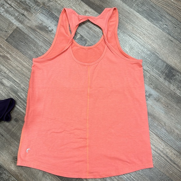 Lot of 3 women’s size L workout tanks by Ziya Activewear - Picture 4 of 9